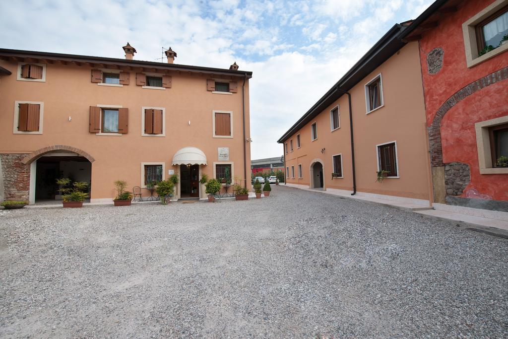 Residence Ca Di Capri Bussolengo Bagian luar foto